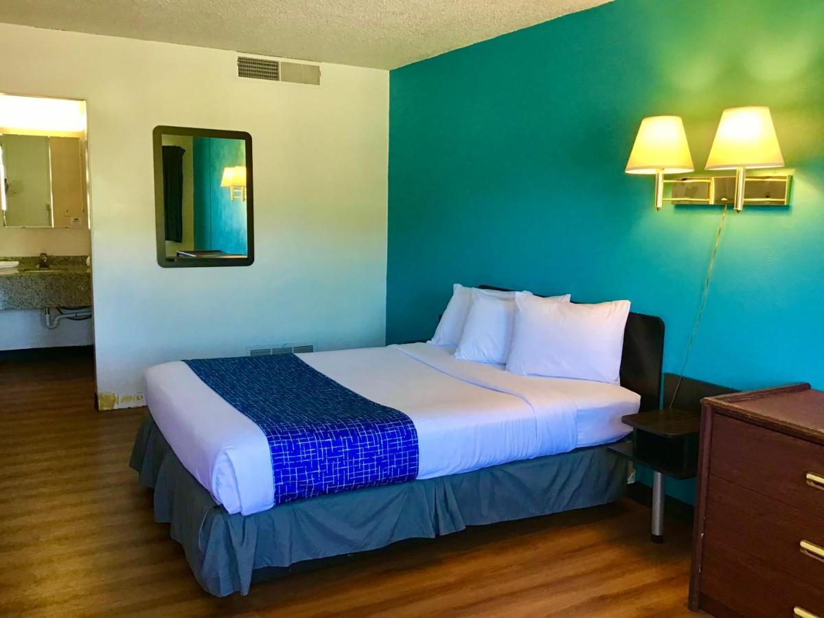 Travelodge Inn & Suites By Wyndham Missoula University Park Extérieur photo