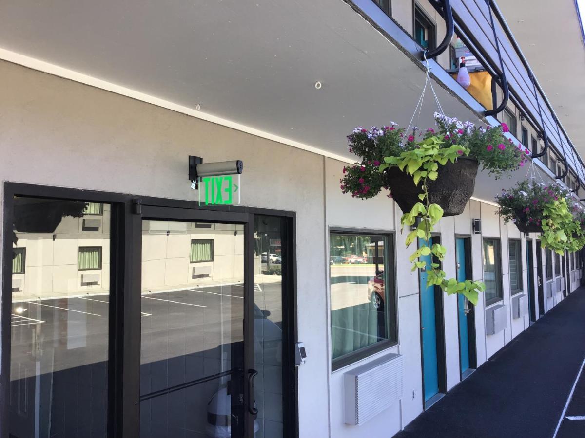 Travelodge Inn & Suites By Wyndham Missoula University Park Extérieur photo