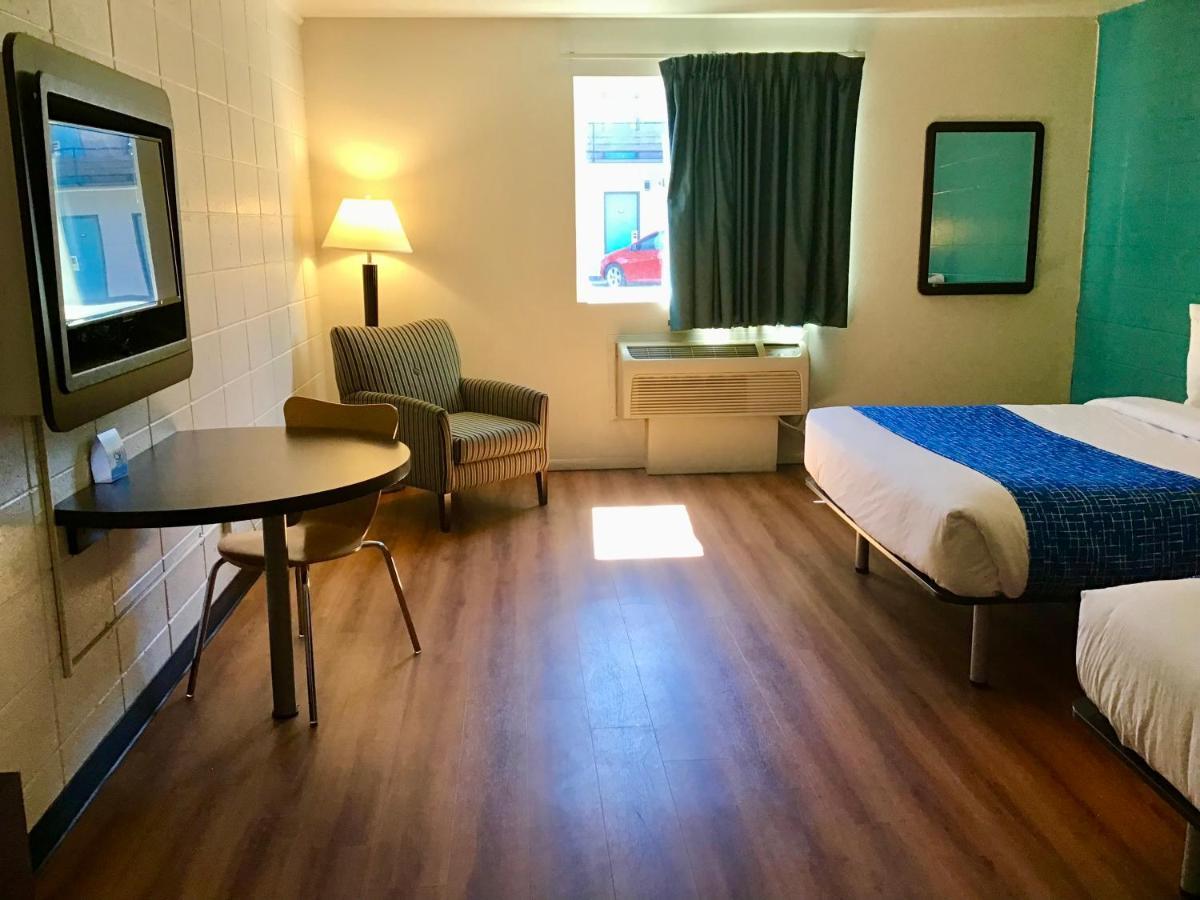 Travelodge Inn & Suites By Wyndham Missoula University Park Extérieur photo